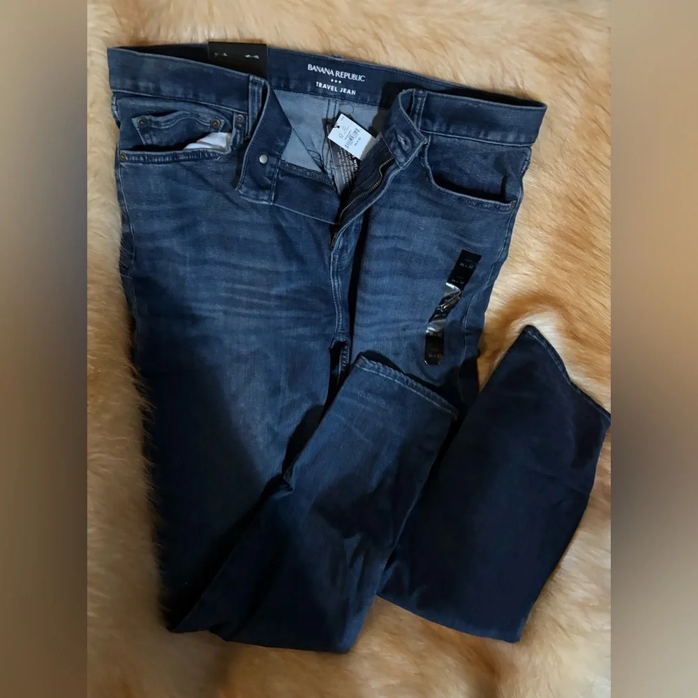 Bundle Lot 2 Pairs Banana Republic Men's Dark and Light Blue Relaxed Jeans 36x32